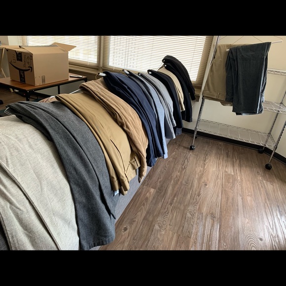 Slacks and jeans, many brand new with tags - Picture 1 of 2
